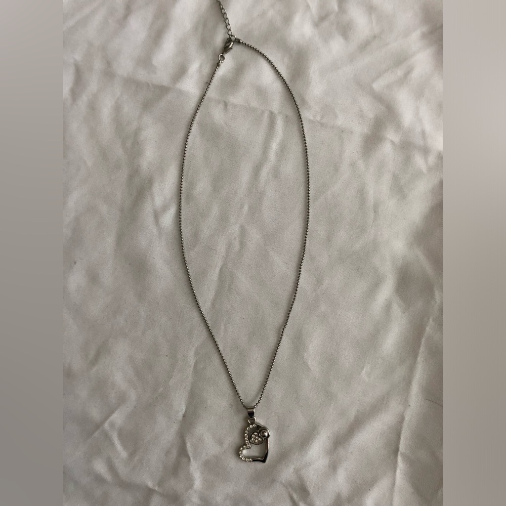 Elegant Silver Necklace with Pendant - costume jewelry